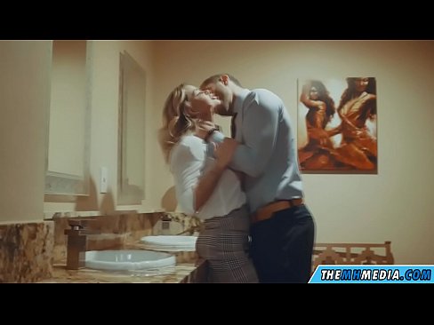 ❤️ ווען אַ באַסטי בלאָנדע סידוס איר אין אַ ציבור אָפּטריט שווער פּאָרן ביי yi.mailkassa.ru ❌❤